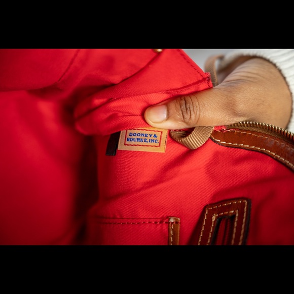 Dooney and Bourke handbag with wallet and dust bag - Picture 5 of 11